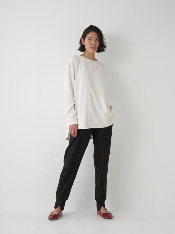 モデル身長178cm/Mサイズ着用