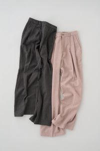 ウールブレンドタックワイドストレートパンツ